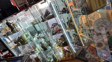 Arredo oggettistica mercatino in blocco