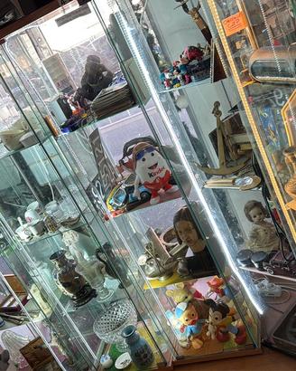 Arredo oggettistica mercatino in blocco