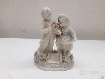 Statuetta Vintage in Porcellana Biscuit