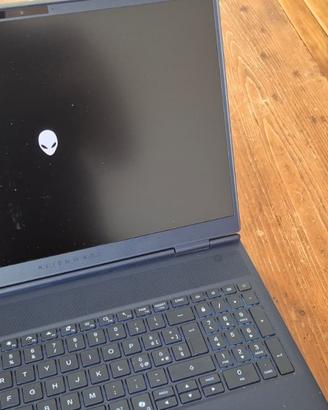 Alienware 16x pari al nuovo (2025) + zaino origina