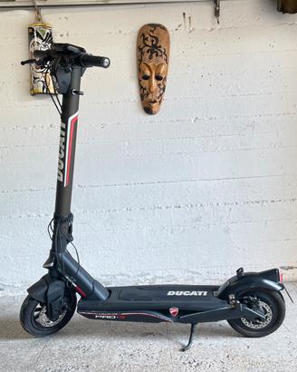 Ducati Pro III Monopattino elettrico