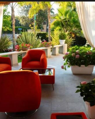 SET DIVANI POLTRONE TAVOLI