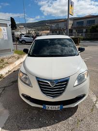 lancia y 1.4 benzina