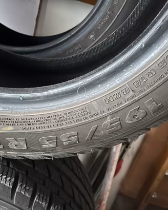 4 gomme in buono stato come si vede