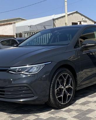 Volkswagen Golf 8 Life 2.0 TDI 116 CV