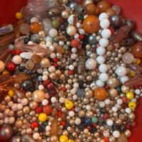 Lotto pietre dure e perline per gioielli