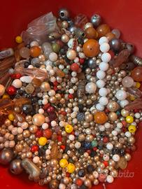 Lotto pietre dure e perline per gioielli