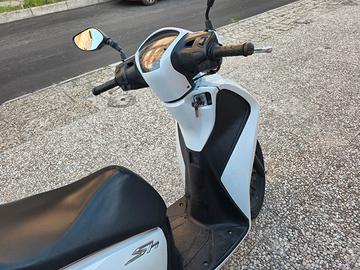 sh 125