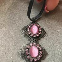 Pendente con pietre dure e strass