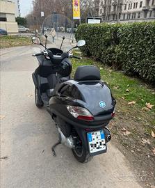 Piaggio MP3 250
Geopolis 250 Geos 250 Geo RS