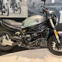 Benelli Leoncino 800