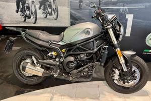 Benelli Leoncino 800