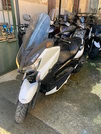 Yamaha xmax 400