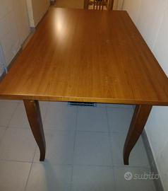 Tavolo legno e 3 sedie imbottite 