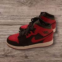 Air Jordan 1 mid banned