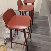 Set 3 sgabelli alti rosso scuro in legno