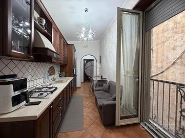 4 LOCALI A NAPOLI