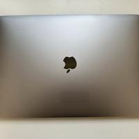 MacBook Pro 15 i7 ram 16gb ssd 512gb Radeon Pro 4g