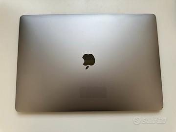 MacBook Pro 15 i7 ram 16gb ssd 512gb Radeon Pro 4g