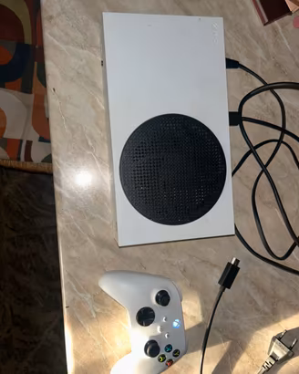 Xbox Serie S - (usata poche volte) + Scatola e pad
