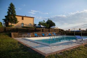 Villa di 280 m² con più di 5 locali a Casole d'Els