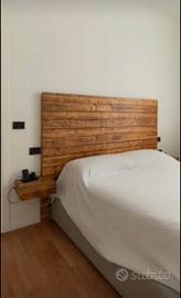 Testiera letto in legno massello fatta a mano
