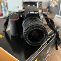Nuova Nikon D3500 con obiettivi 18-55 e 70-300