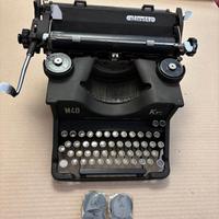 Macchina da scrivere Olivetti M40 kr