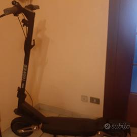 Monopattino Electric Scooter ST3 Pro Navee