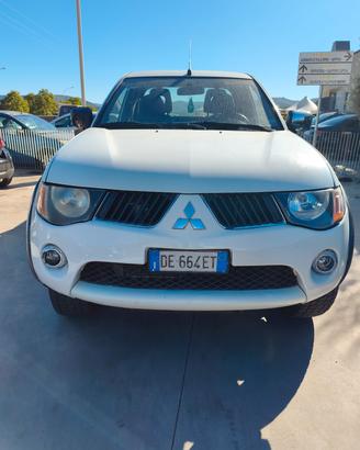 L200 Mitsubishi 