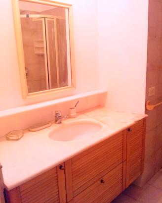 Piano per lavabo in marmo