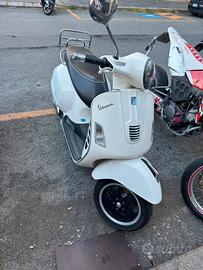 Vespa GTS 300