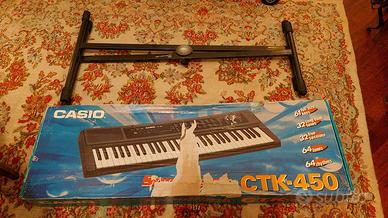 Tastiera Casio CTK-450 con supporto