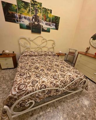 Camera da letto completa pronta per la consegna