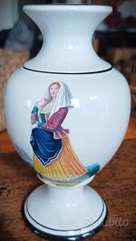 Vasetto in porcellana bianca decorato