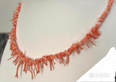 Collana di corallo in rami 40 cm.