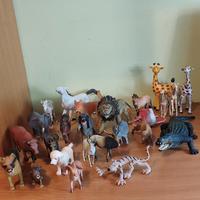 vari animali di gomma dura 