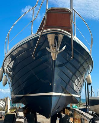 Gozzo cabinato Trawler dai bassi consumi