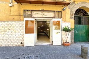 Ampio Locale Commerciale 65MQ con doppia entrata