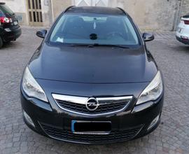 Opel Astra sport tourer 2012