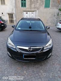 Opel Astra sport tourer 2012