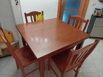 Tavolo cucina quadrato con 4 sedie