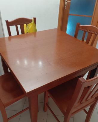 Tavolo cucina quadrato con 4 sedie
