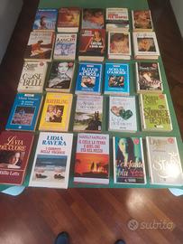 Lotto di 25 romanzi di genere sentimentale