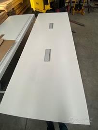 Scrivania con sportello prese 300x110 e 270x90