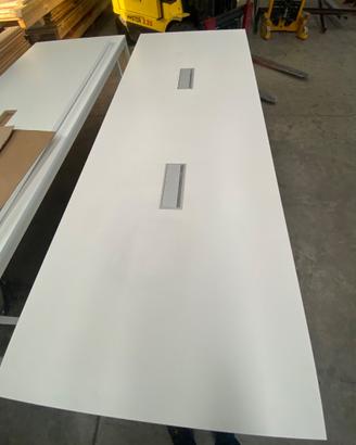 Scrivania con sportello prese 300x110 e 270x90