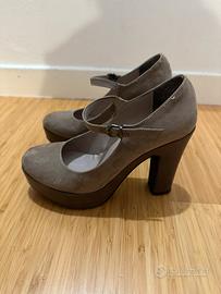 Scarpe n. 37 con tacco alto e plateau