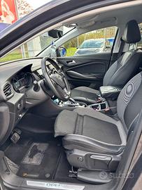 OPEL Grandland X 1.6 Hybrid Plug-in aut. FWD