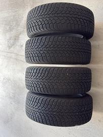 Gomme invernali Kumho 215/45/17