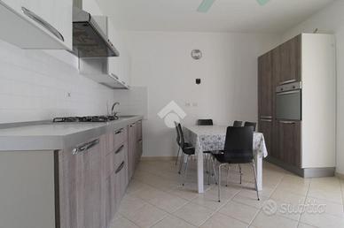 2 LOCALI A ISOLA DI CAPO RIZZUTO